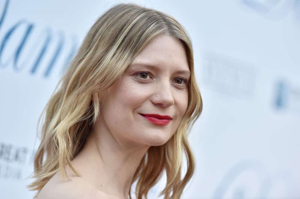 Mia Wasikowska A Look at the Actress's Remarkable Net Worth